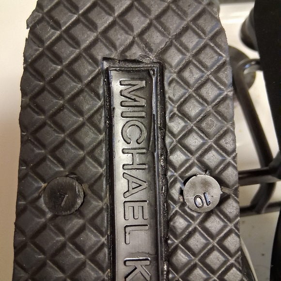 Michael Kors Black Flip Flops Size 10 - Picture 6 of 8